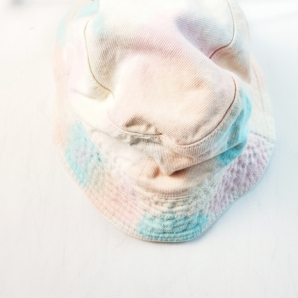Tie Dy bucket hat